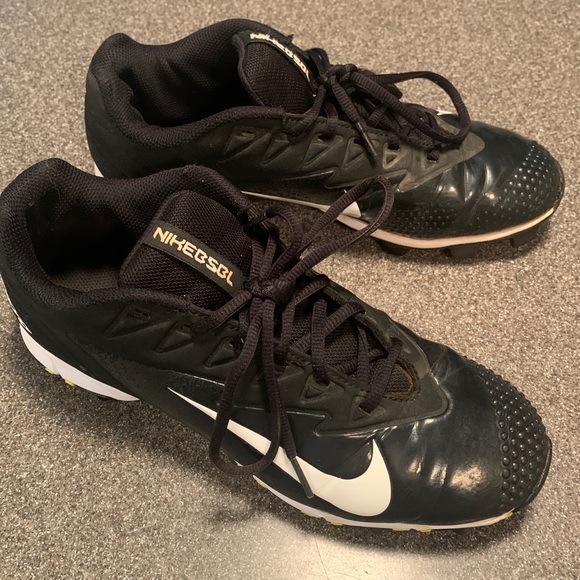 NIKE Vapor Football Cleats Size 8.5. - Picture 2 of 11
